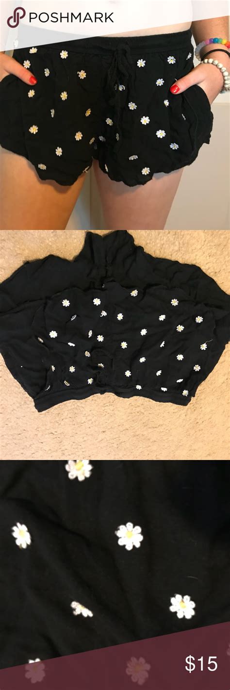 Black Flowy Shorts With Daisies Black Flowy Floral Shorts With Daisies