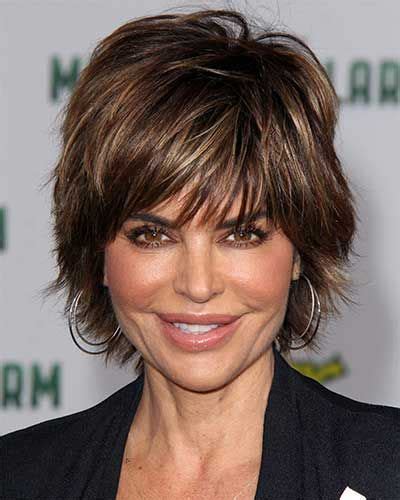 Lisa Rinna Hairstyles Are Easy To Style Short Shag Hairstyles Short