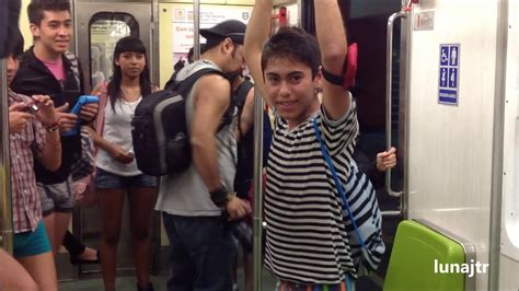 viaje en metro sin pantalones ciudad de méxico youtube