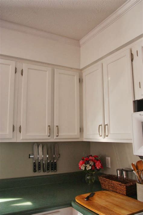 How To Put Crown Molding On Kitchen Cabinets Image To U