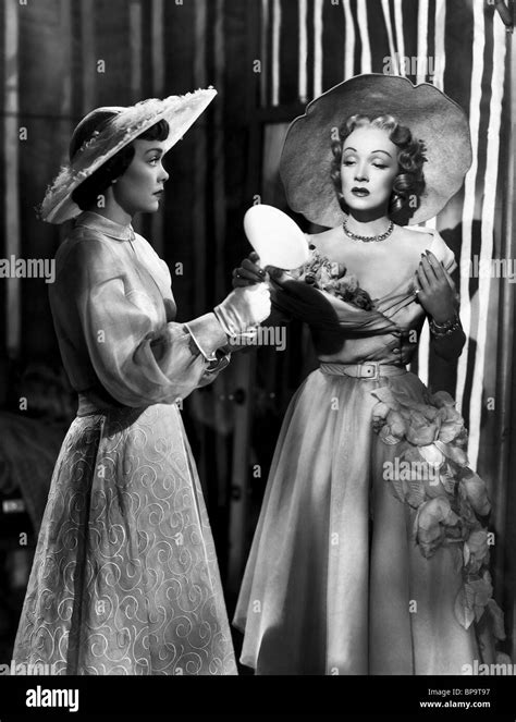 Marlene Dietrich Jane Wyman Stage Fright 1950 Stock Photo Alamy