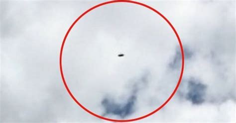 UFO Sighted Flying Alongside RAF Vulcan In Shoreham | HuffPost UK