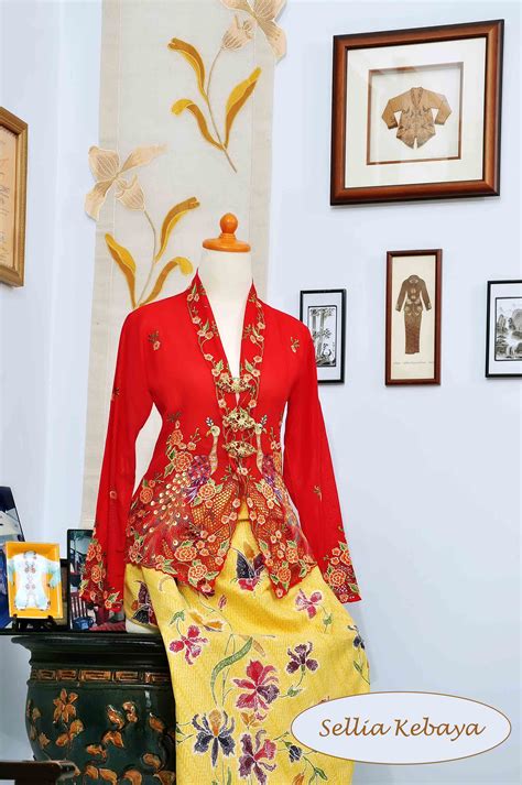 Peranakan Sellia Kebaya Batik Fashion Traditional Dresses Model