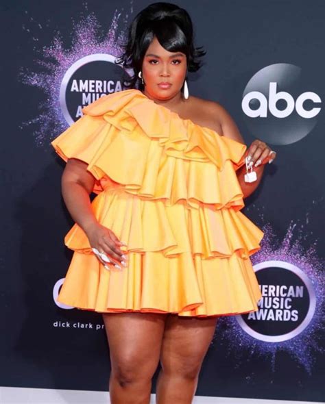 Lizzo Weight And Height Bio Wiki Age Instagram Photo
