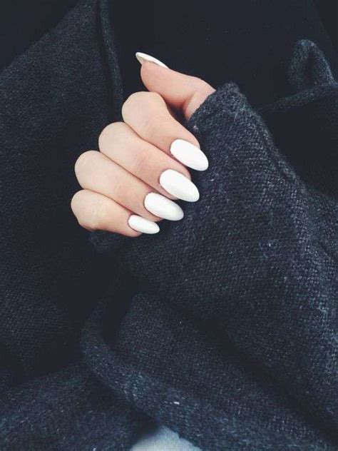 Manicura de mármol 2021 para diseños de uñas 2021. Tendencias uñas 2016: Esmalte blanco - Uñas largas | Nails ...