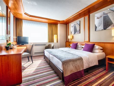 Holiday inn frankfurt airport is easy to access from the airport. Hotel Holiday Inn Frankfurt Airport North, Frankfurt ...