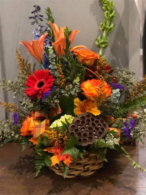 Bouquets, baskets, gifts, gourmet food Flower Delivery Near Me | Bloomin' Diehl's Floral Boutique