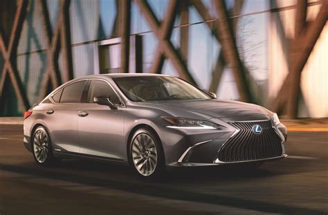 Toyota claims the camry sl hybrid will require why slightly higher than the camry? 2019 Lexus ES revealed, to adopt Camry TNGA platform | PerformanceDrive