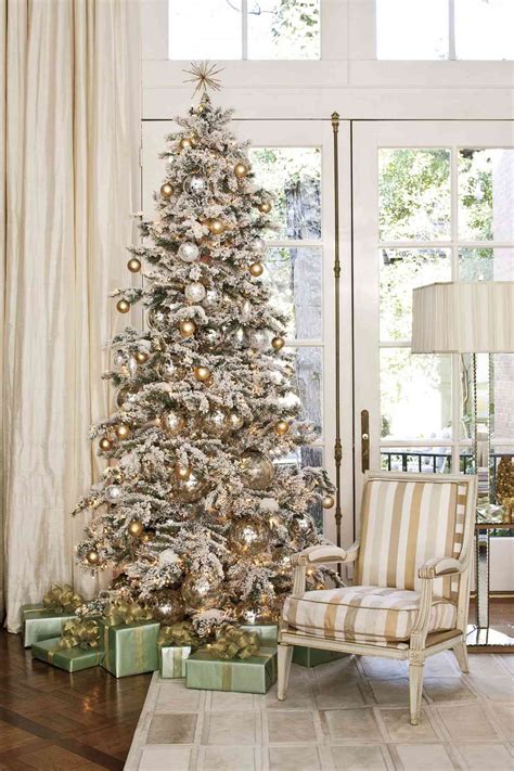 How To Flock A Christmas Tree In 8 Simple Steps Southern Living