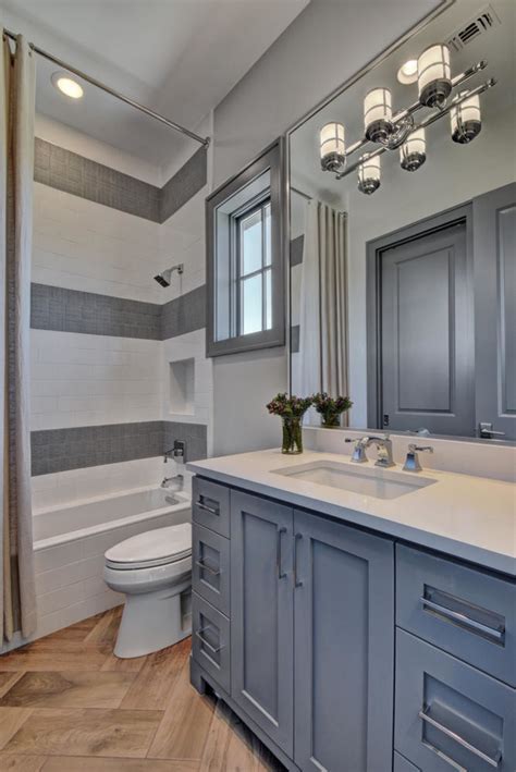 29 of the Best Master Bathroom Designs for 2022