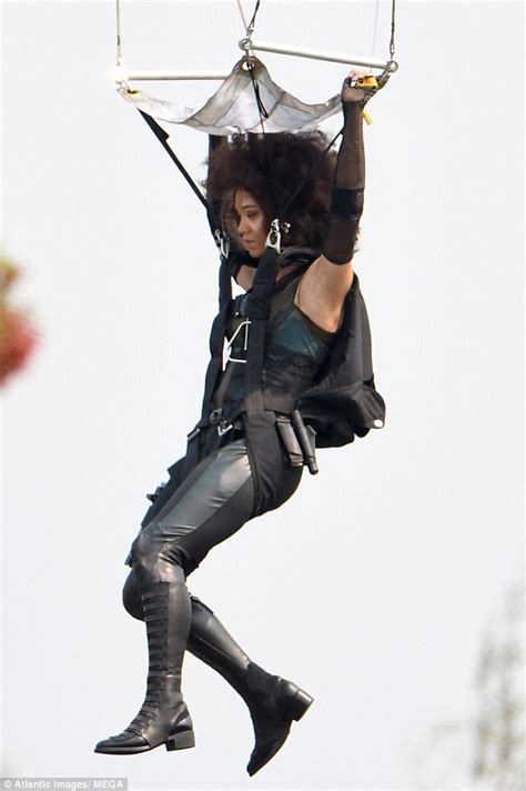 Deadpool 2 Star Zazie Beetz Parachutes Into Toronto Set Daily Mail Online