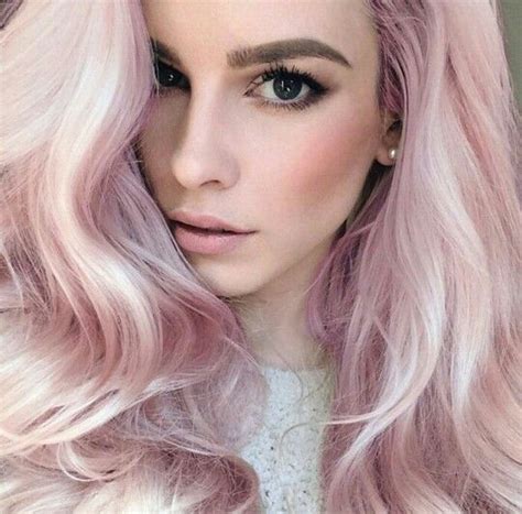 Lauren Calaway And Her Pastel Pink Hair Color De Cabello