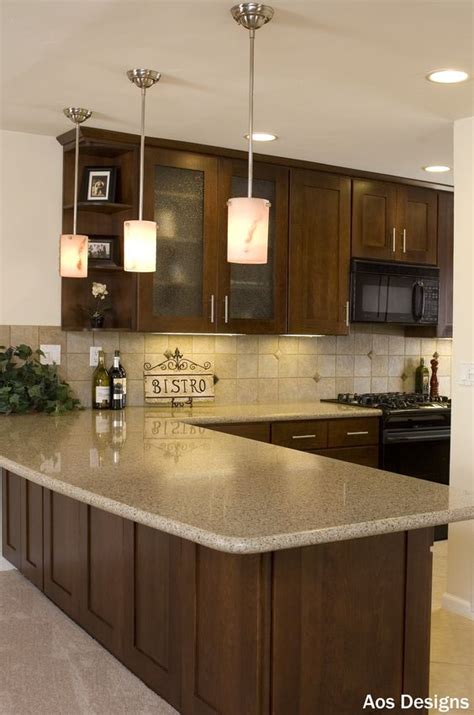 Dark chocolate shaker oven cabinets. Cocinas color chocolate | Decoracion de interiores ...