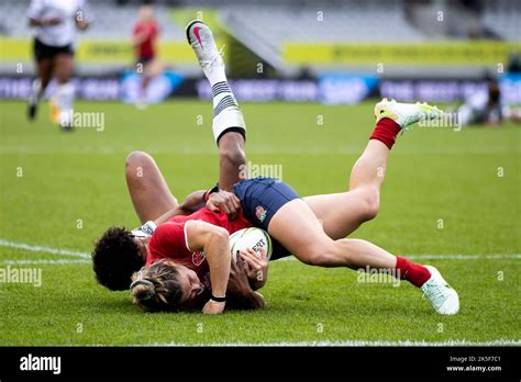 Claudia MacDonald, de l'Angleterre, est à l'épreuve de la ligne d'essai