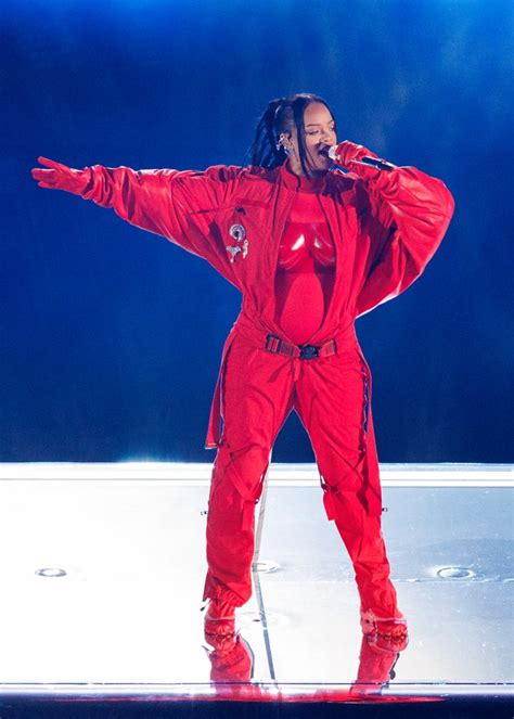 Best Pop Culture Halloween Costumes 2023 Rihanna At The Super Bowl