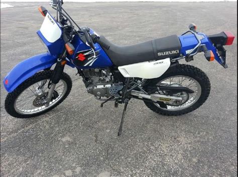 They are meant for on to go on streets or to go on off road riding without changing any of its spare parts. Buy 2007 Suzuki DR200SE Dual Sport on 2040motos
