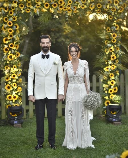 Eylül sonunda nikâh masasına oturan bensu soral, peş peşe yaşadığı heyecanları instyle'a anlattı. HANDE SORAL VE İSMAİL DEMİRCİ'NİN DÜĞÜNÜNDEN ÇOK ÖZEL ...