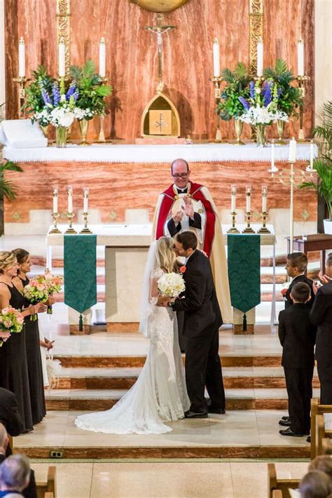 Within fort collins, flowers are often sent to bohlender funeral chapel and allnut funeral service, and we are happy to provide beautiful casket sprays or customers looking for a fort collins florist may be interested to know that our services are available for many of the area's largest businesses. A Classic Wedding at Fort Collins Country Club in Fort ...