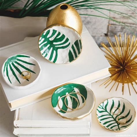 Stylish, modern and unique accessory, great to showcase and organize your rings. Things to Make for Mother's Day: 11 Gorgeous Handmade ...