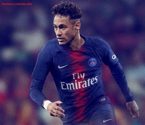 Barca, sevilla look at free agent bernat. Paris Saint-Germain 2018/19 Nike Home Kit - FOOTBALL FASHION.ORG