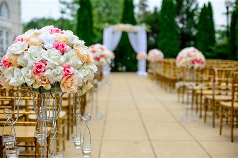 The Trials And Tribulations Of Planning An Outdoor Wedding The Urban