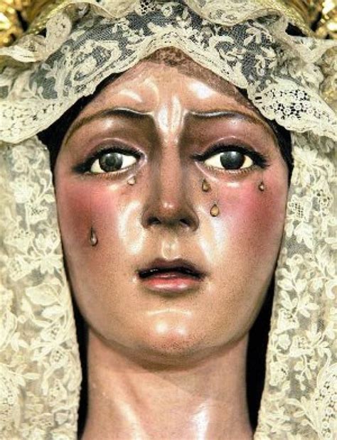 Vigen Mas Bonita De La Semana Santa De Sevilla Virgen De La Macarena
