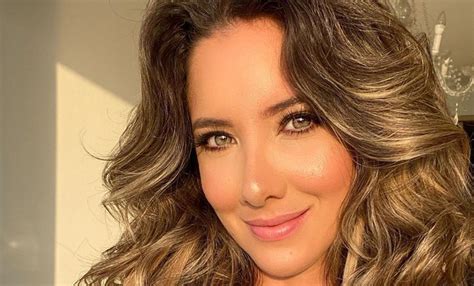 Daniella Álvarez Ex Miss Colombia Posa Para Revista Tras Amputación