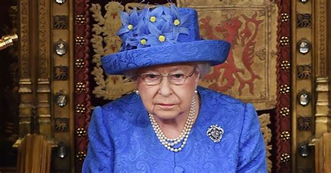 People Are Convinced The Queens Hat Is A Subtle Dig At Brexit Huffpost