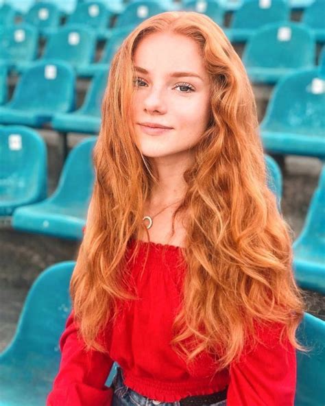 Julia Adamenko Beautiful Ginger Haired Girl Meninas Ruivas Penteado