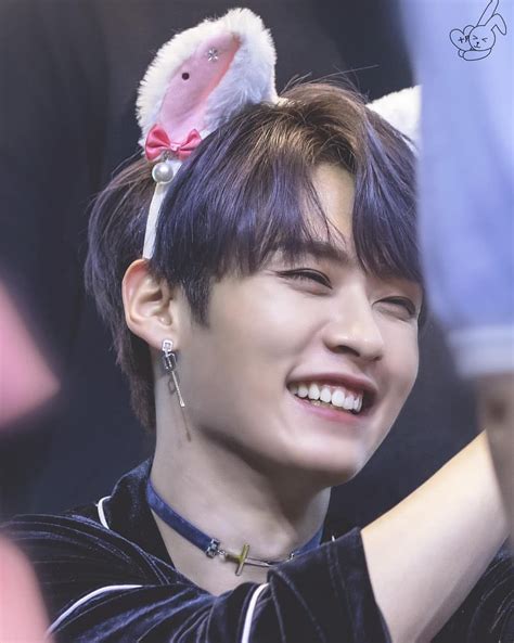 See more ideas about minho, lee know, lee know stray kids. HQ 190628 | Sinchon Fansign ㅡ PRECIOUS SMILE ...