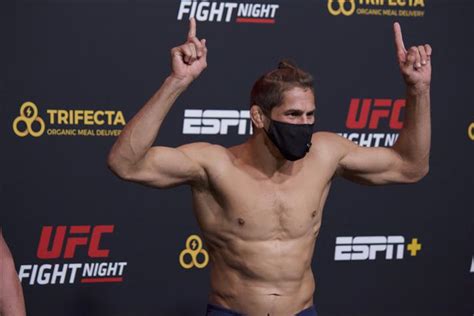He is a former venator fighting championship welterweight champion and he is currently signed to ultimate fighting. UFC Vegas 11: Covington vs. Woodley Weigh-In Photo Highlights