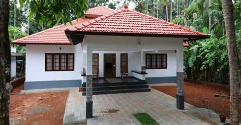 This cute ranch house plan has all the basics. 1500 Square Feet 3 Bedroom Traditional Kerala Style Single ...