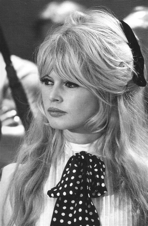 Miss Brigitte Bardot Photo Cheveux Bardot Look Années 60 Cheveux Des Années 1960