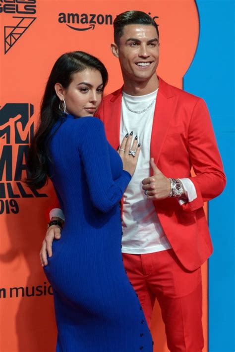 Who Exactly Is Cristiano Ronaldos Girlfriend Georgina Rodriguez