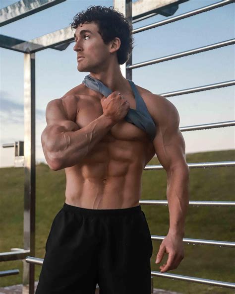 The Beauty Of Male Muscle Hunter