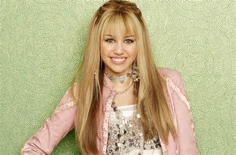 If you think the hair may just be a recreation of hannah's wig, miley herself hopped onto her instagram story to reassure us the hair is all hers. Hannah Montana 2 in 2020 | Miley cyrus, Miley, Hannah montana