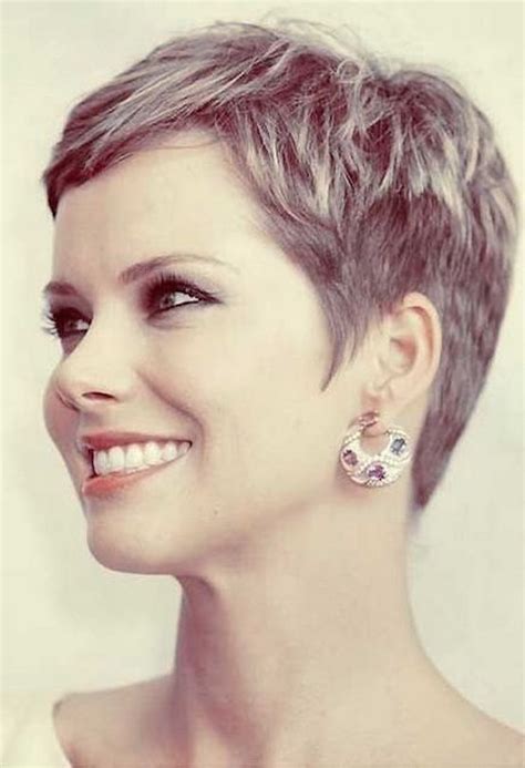21 hottest short hairstyles to try this year feed inspiration