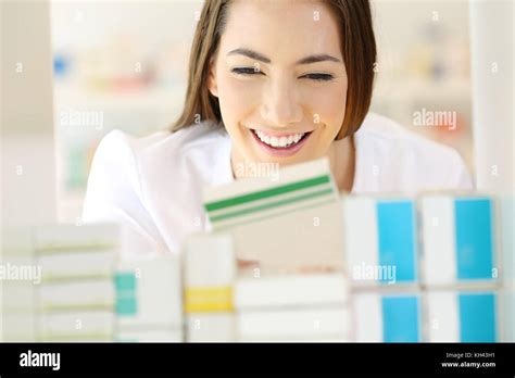 Pharmacist At Work In A Chemist Hi Res Stock Photography And Images Alamy