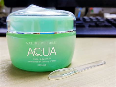 I have oily skin and this cream is so hydrating!!! Review Nature Republic Super Aqua Max Combination Watery ...