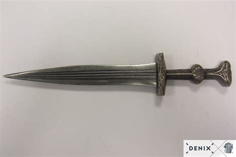 Roman Dagger 1th Century Bc Daggers And Bayonets From The