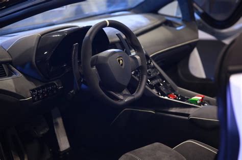Lamborghini Hong Kong Gets First Veneno Roadster Delivery Carfanatics