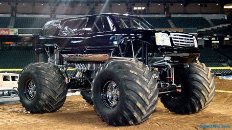 Download the perfect truck pictures. Grave Digger Monster Truck Wallpaper (54+ images)
