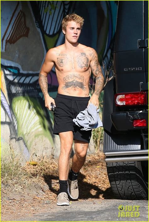 Justin Bieber Shows His Shirtless Physique At The Skate Park Photo Justin Bieber