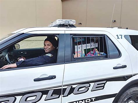 Minot Helps Police Stuff A Vehicle News Sports Jobs Minot Daily News
