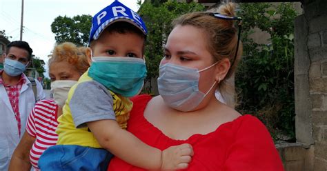 Dilan El Primer Niño Con Coronavirus En Cuba Se Reencuentra Con Su Madre