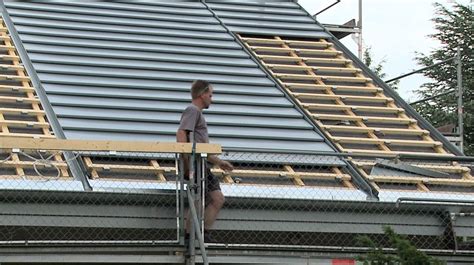 Abhängig von der jeweiligen konstruktion des daches können hausbesitzer überschlägig mit kosten von 50 bis 250 euro pro quadratmeter für die flachdachdachdämmung rechnen. Dacheindeckung