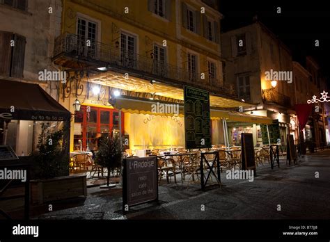 Café van Gogh à Arles, le Cafe Le Nuit, terrasse de café La Nuit Photo