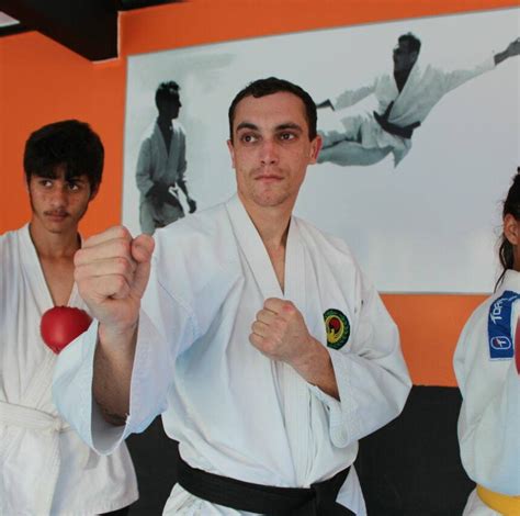 Projeto Social Caminho Das Mãos Vazias Karate Dô