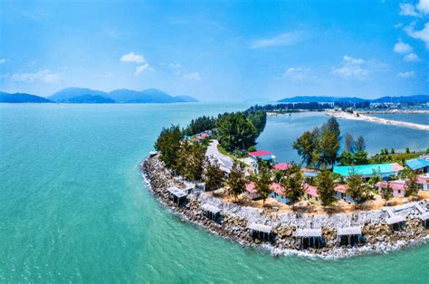 Kelly's castle, menara condong teluk intan, the lost ini antara tempat best di perak yang sentiasa penuh semasa cuti sekolah. Meneroka Tempat-Tempat Menarik di Bandar Lumut, Perak