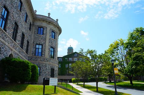 34 Rankings Of Dalhousie University And 285 Student Reviews 2022
